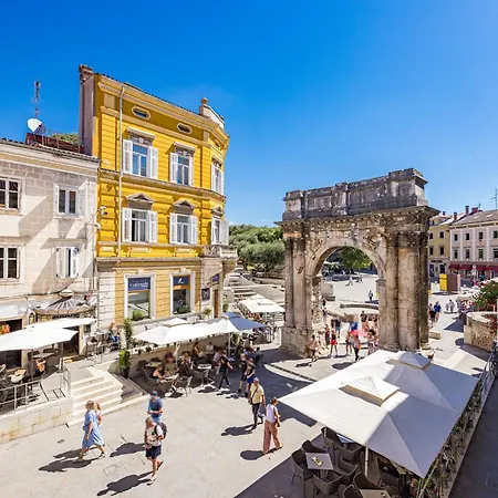 Apartament Dv Pjescana Uvala