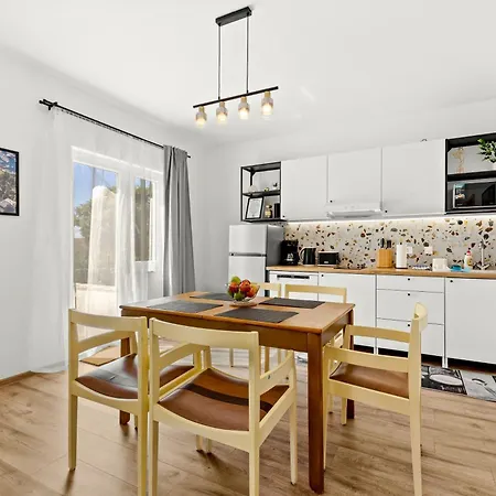 Apartament Dv Pjescana Uvala