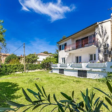 Dv Apartment Pjescana Uvala